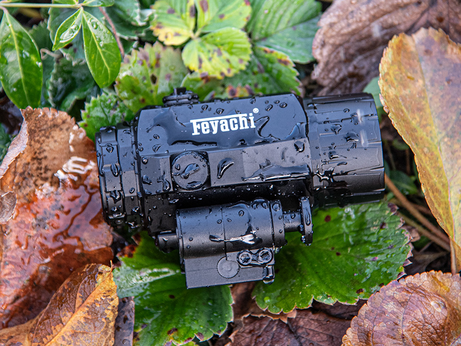 Feyachi-M38-5x-Magnifier-Wassertest