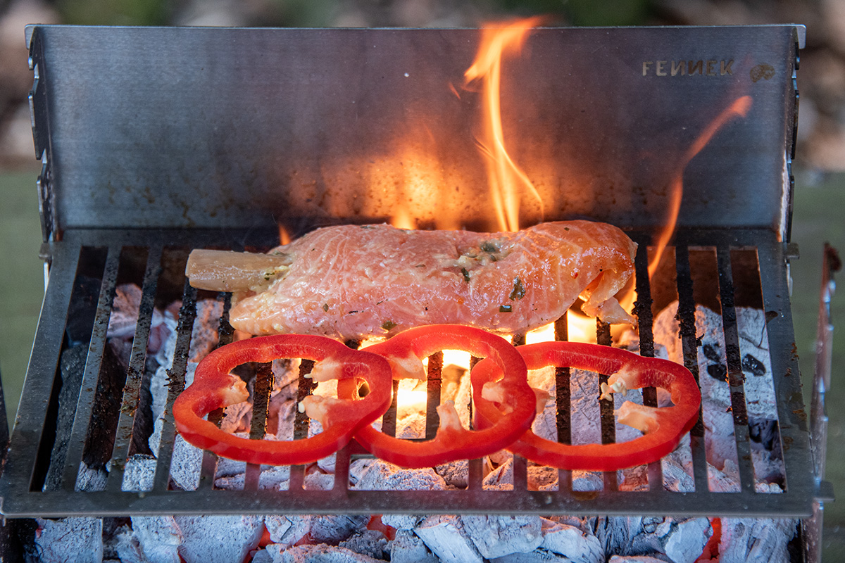 Fennek-Grill-Produkt-Test-Fisch-Paprika