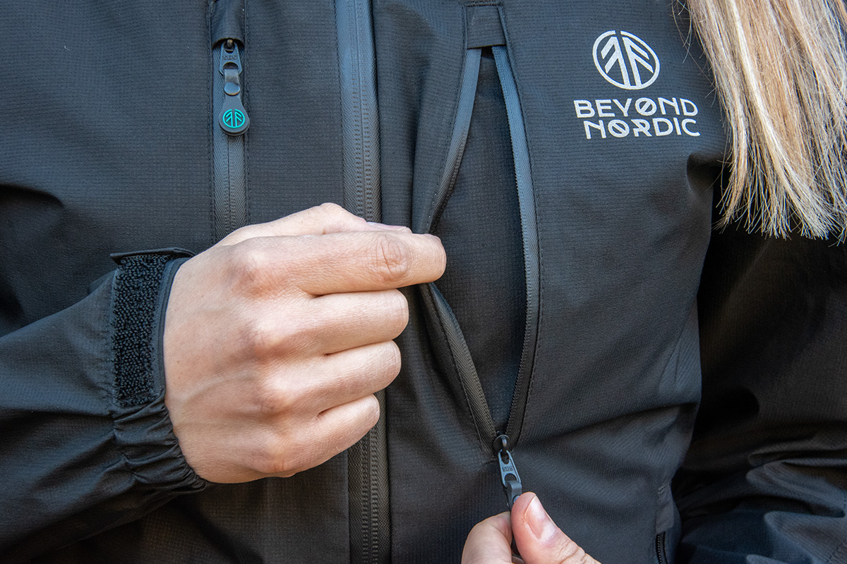 Beyond-Nordic-Outdoor-Jacke-Reissverschluss