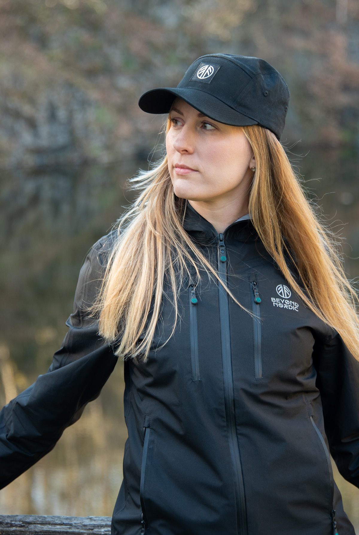 Frauen-Regenjacke-Outdoor-Test