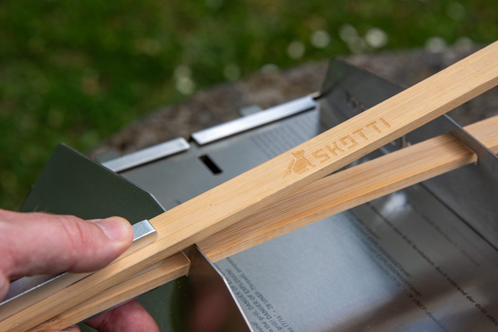 SKOTTI-CAP-mit-Grillzange